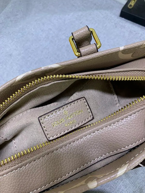 All Categories Official Website "Brand Women's Bags" Women's Bags 💙 LV 2024 New LV Crossbody Bag