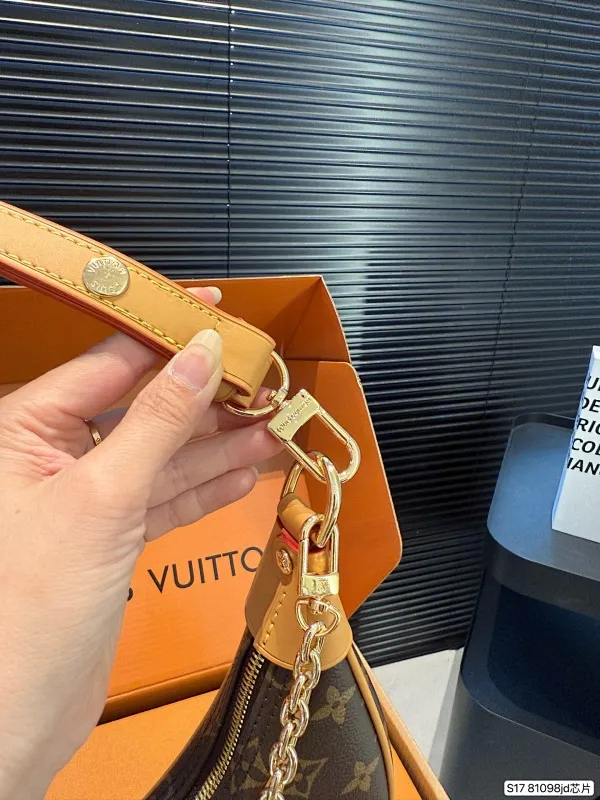All categories Official website "Brand Women's Bags" Women's Bags 💙 LV 2025 new LV armpit bag