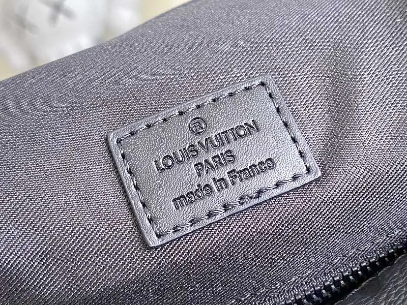 All categories 💚 Authentic bags 💚 LV LV classic backpack