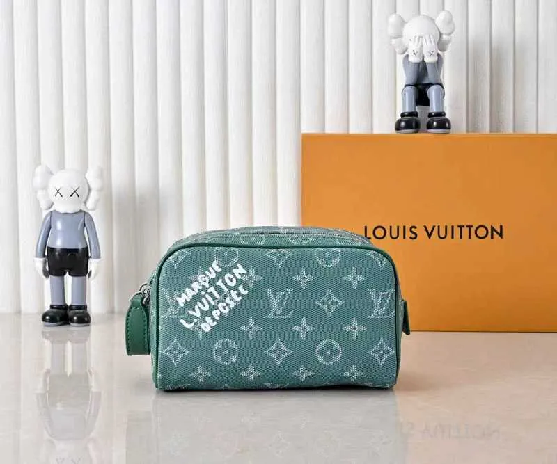 All categories Official website "Brand Women's Bags" Women's Bags 💙 LV 2026 new LV toiletry bag