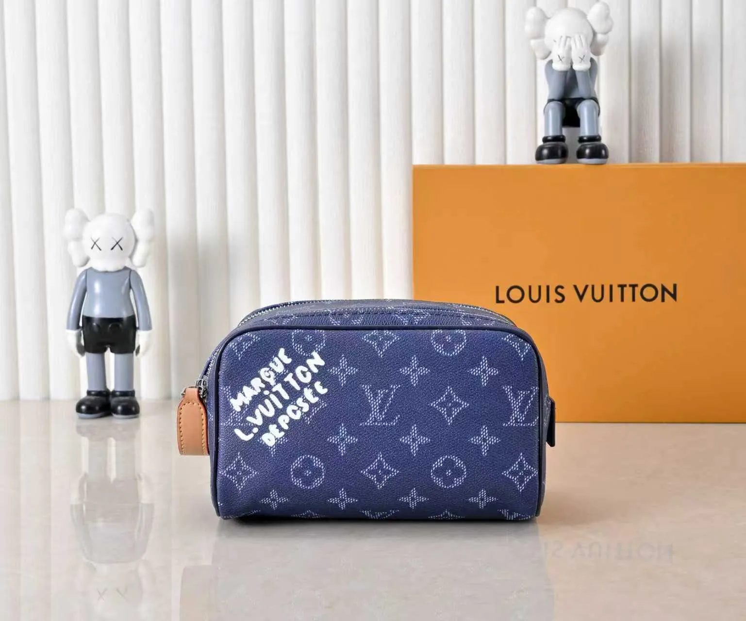 All categories Official website "Brand Women's Bags" Women's Bags 💙 LV 2026 new LV toiletry bag