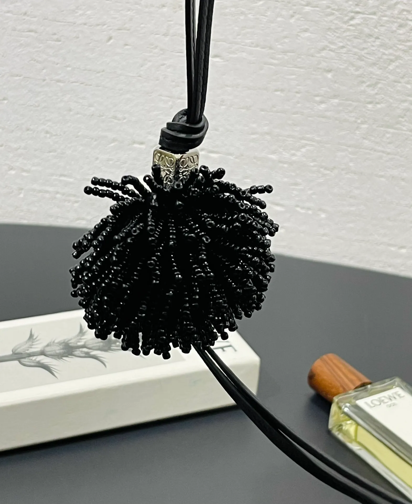 The hedgehog felt pendant is made of felt material and is purely handmade, which is time-consuming and labor-intensive. It can be matched with any bag and is extremely versatile. ⚠️Note: Each one is unique and cannot be guaranteed to be exactly the same. Please do not disturb perfectionists.