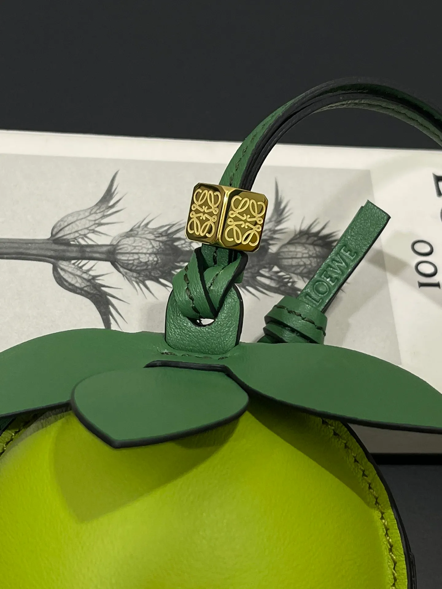 💰880 Big Lime 🍋 Small bag pendant is made of calfskin with contrasting colors and fastened with snap buttons. It can hold some small items and change inside, and can be hung on the neck or bag.    Style No. 327 Size 12*11 (cards cannot be placed)