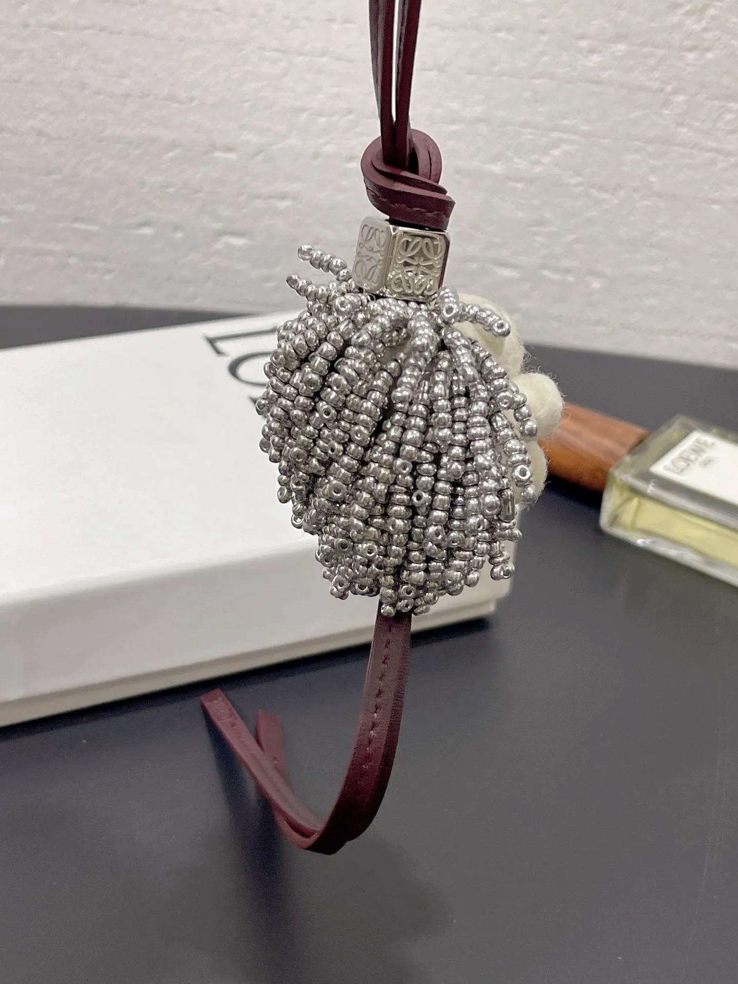 The hedgehog felt pendant is made of felt material and is purely handmade, which is time-consuming and labor-intensive. It can be matched with any bag and is extremely versatile. ⚠️Note: Each one is unique and cannot be guaranteed to be exactly the same. Please do not disturb perfectionists.