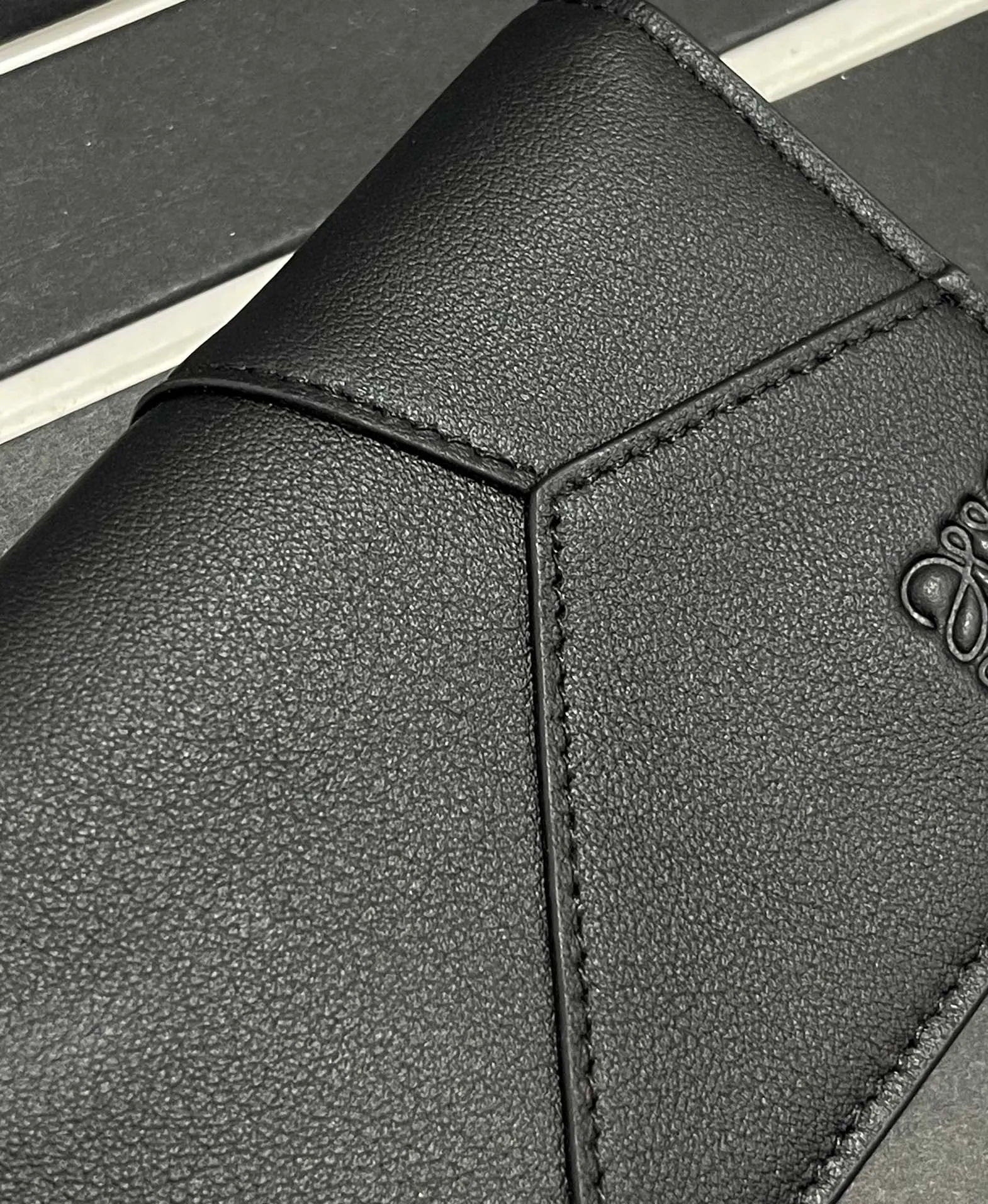 New men's folding small card holder made of calfskin, 8 card slots inside and one card slot outside ZP7800¥ Style No. 3817 Size 7.5✕11.3