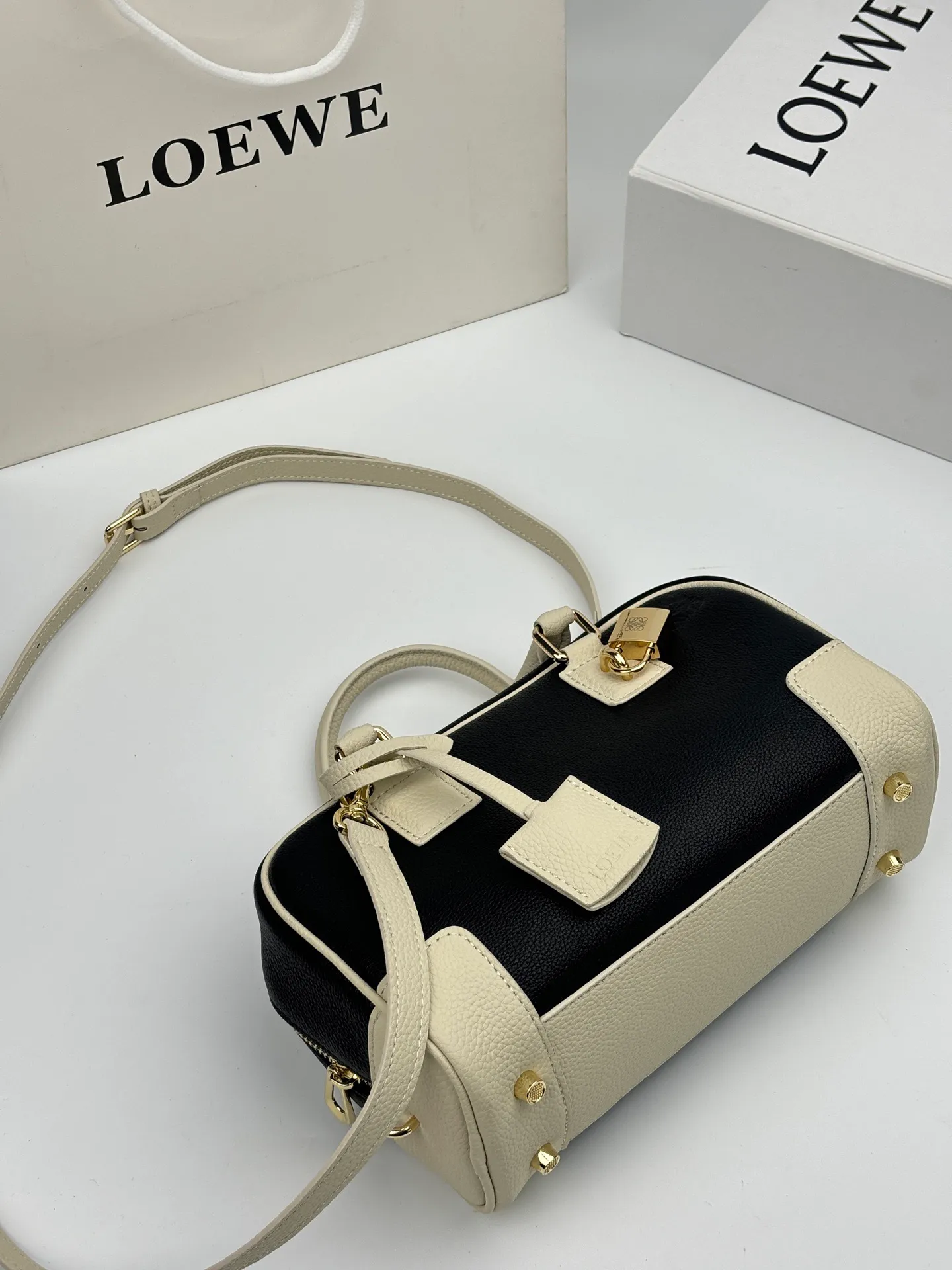 All categories Official website "Brand Women's Bags" Women's Bags 💙 Loewe 2026 new LOEWE crossbody bag