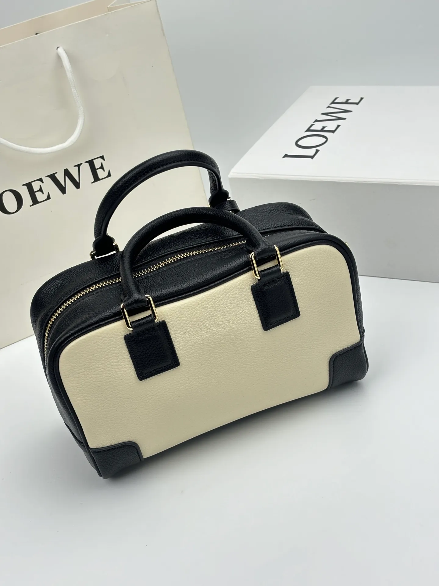 All categories Official website "Brand Women's Bags" Women's Bags 💙 Loewe 2026 new LOEWE crossbody bag
