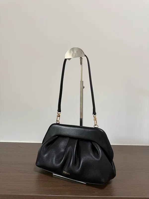 All categories Official website "Brand Women's Bags" Women's Bags 💙 Loewe 2026 new LOEWE armpit bag