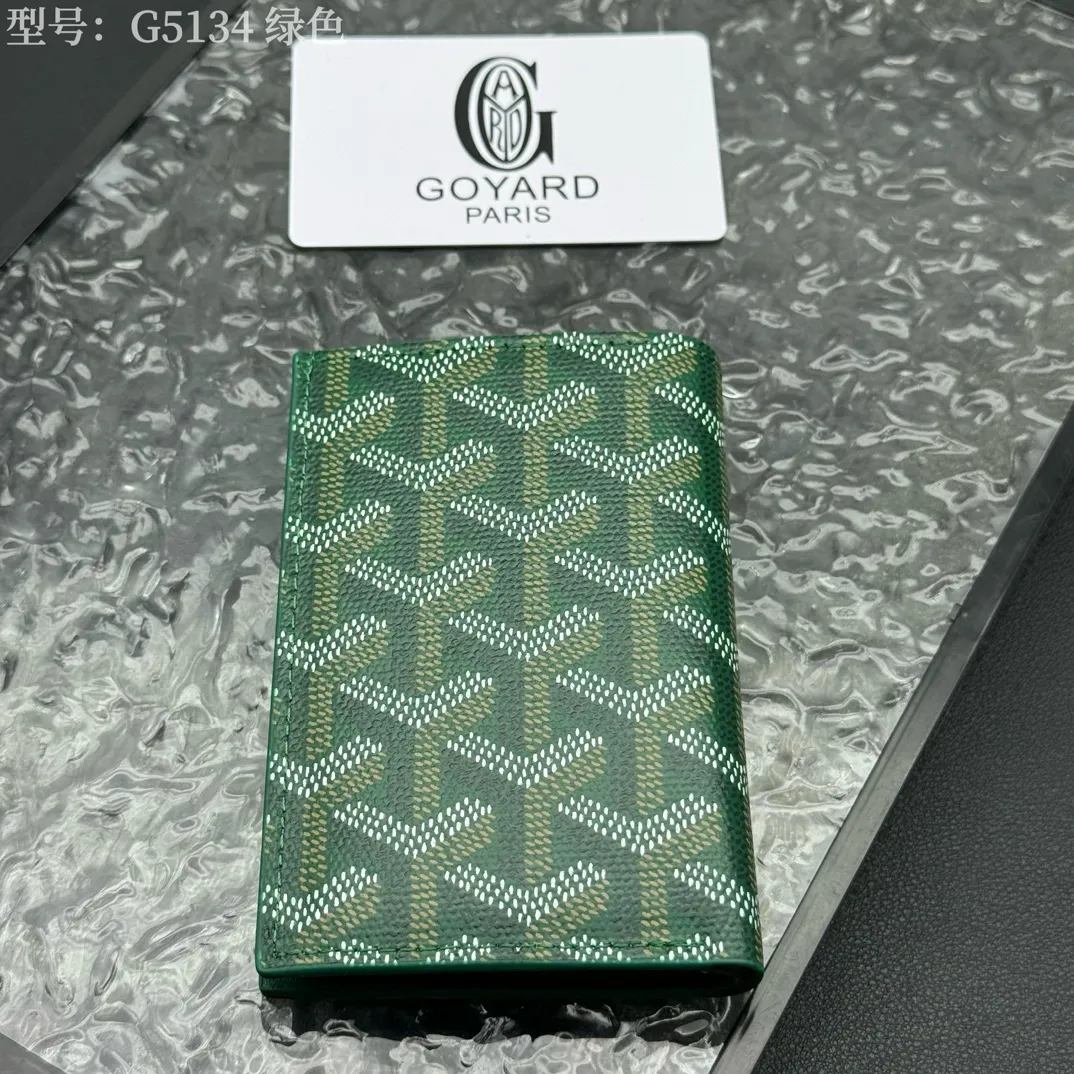 💰100 💎Top original 𝑺𝒂𝒊𝒏𝒕 𝑷𝒊𝒆𝒓𝒓𝒆 𝐠𝐨𝐲𝐚𝐫𝐝 Hot style 💕 Goya wallet card holder It is fully functional and has a large-sized banknote pocket that can hold cards, documents and banknotes at the same time. The compact design is just right for putting in a jacket or pants pocket. Style number: G5134 Size:7.5*1.5*11cm.