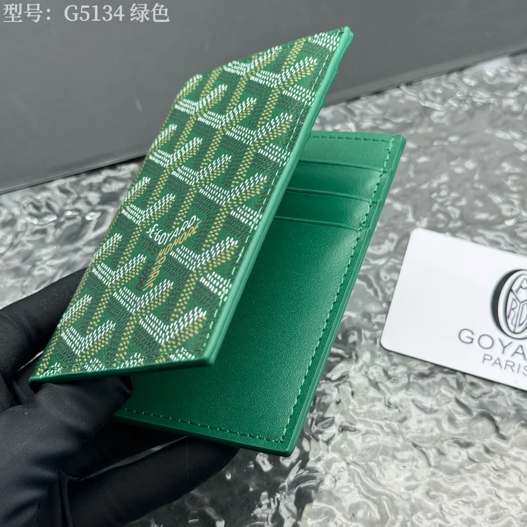 💰100 💎Top original 𝑺𝒂𝒊𝒏𝒕 𝑷𝒊𝒆𝒓𝒓𝒆 𝐠𝐨𝐲𝐚𝐫𝐝 Hot style 💕 Goya wallet card holder It is fully functional and has a large-sized banknote pocket that can hold cards, documents and banknotes at the same time. The compact design is just right for putting in a jacket or pants pocket. Style number: G5134 Size:7.5*1.5*11cm.