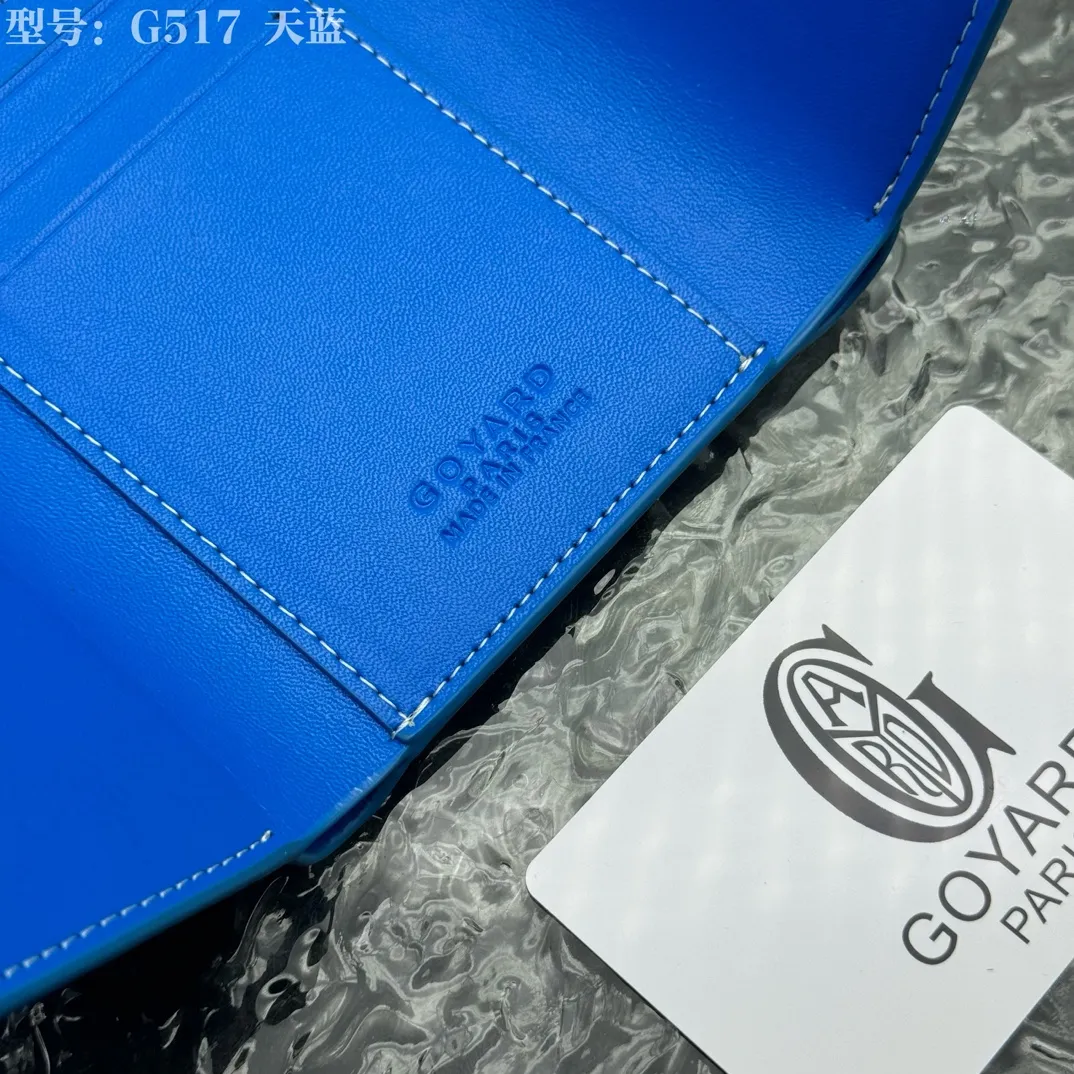 💰120 💎Top Original 𝑮𝑶𝒀𝑨𝑹𝑫 𝑽𝒊𝒄𝒕𝒐𝒊𝒓𝒆 The wallet has a small and compact design that can store cards, banknotes and documents. It's sized to fit in a bag or in a jacket or pants pocket. The Insert Victoire Card Holder can be placed inside the Victoire Wallet to store even more cards. Style number: G517 Size: 12*9*3