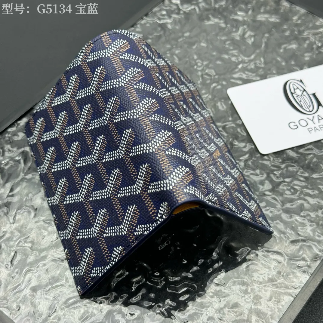 💰100 💎Top original 𝑺𝒂𝒊𝒏𝒕 𝑷𝒊𝒆𝒓𝒓𝒆 𝐠𝐨𝐲𝐚𝐫𝐝 Hot style 💕 Goya wallet card holder It is fully functional and has a large-sized banknote pocket that can hold cards, documents and banknotes at the same time. The compact design is just right for putting in a jacket or pants pocket. Style number: G5134 Size:7.5*1.5*11cm.