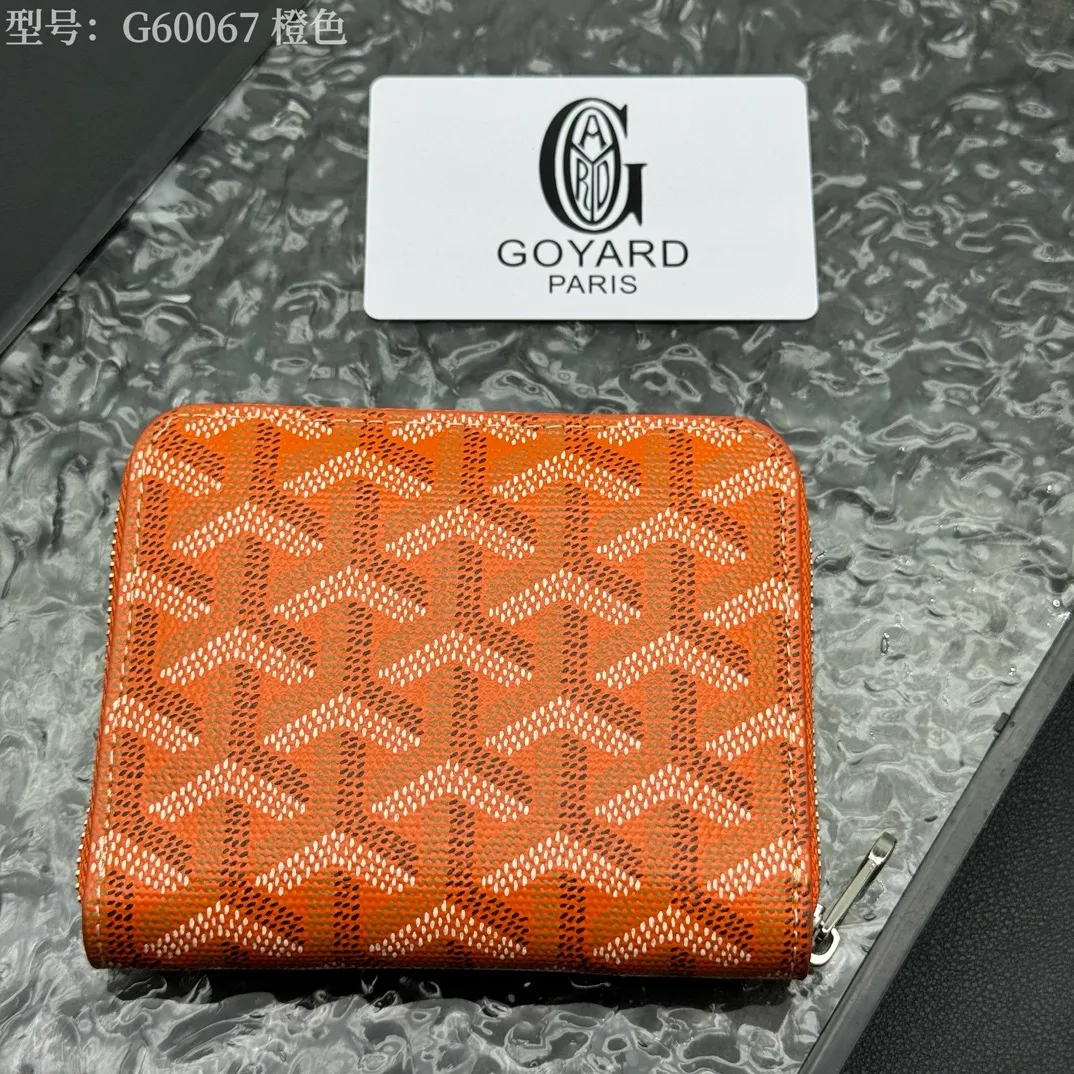 💰110 💎Top original 𝐠𝐨𝐲𝐚𝐫𝐝 Hot style 💕 Goya wallet short Matignon Mini coin purse with full zipper closure design. Its central compartment holds coins, while its interior patch pocket holds cards or small IDs. Style number: G60067 Size: 10.4*7.5*1.8cm
