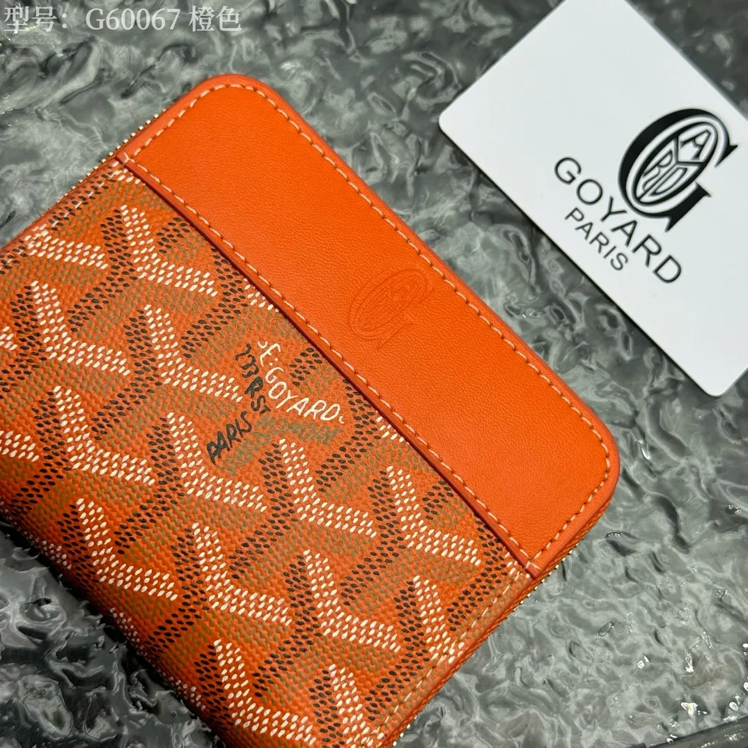 💰110 💎Top original 𝐠𝐨𝐲𝐚𝐫𝐝 Hot style 💕 Goya wallet short Matignon Mini coin purse with full zipper closure design. Its central compartment holds coins, while its interior patch pocket holds cards or small IDs. Style number: G60067 Size: 10.4*7.5*1.8cm