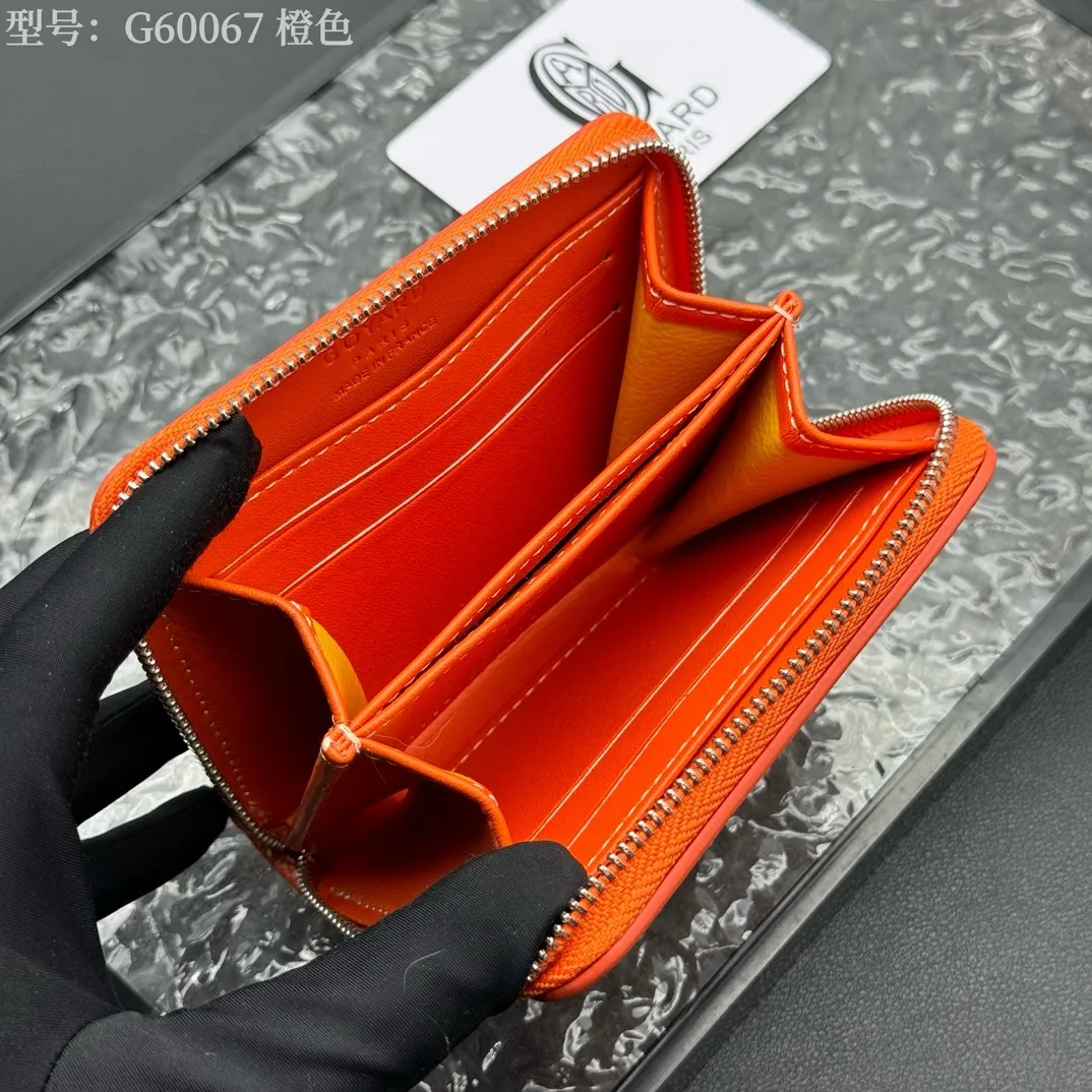 💰110 💎Top original 𝐠𝐨𝐲𝐚𝐫𝐝 Hot style 💕 Goya wallet short Matignon Mini coin purse with full zipper closure design. Its central compartment holds coins, while its interior patch pocket holds cards or small IDs. Style number: G60067 Size: 10.4*7.5*1.8cm