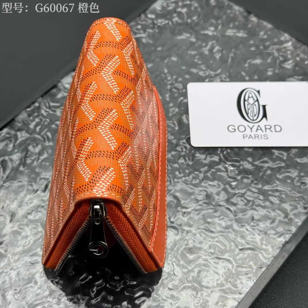 💰110 💎Top original 𝐠𝐨𝐲𝐚𝐫𝐝 Hot style 💕 Goya wallet short Matignon Mini coin purse with full zipper closure design. Its central compartment holds coins, while its interior patch pocket holds cards or small IDs. Style number: G60067 Size: 10.4*7.5*1.8cm