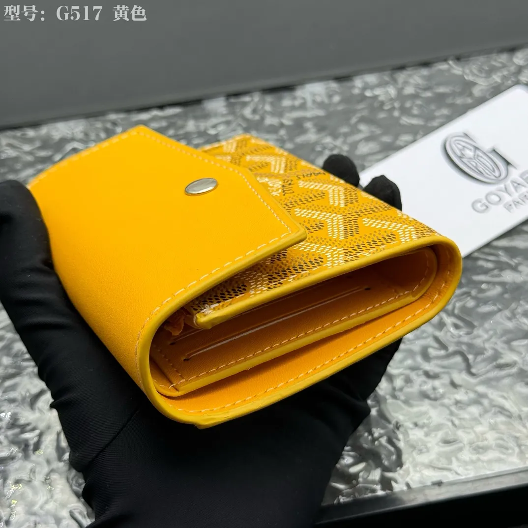 💰120 💎Top Original 𝑮𝑶𝒀𝑨𝑹𝑫 𝑽𝒊𝒄𝒕𝒐𝒊𝒓𝒆 The wallet has a small and compact design that can store cards, banknotes and documents. It's sized to fit in a bag or in a jacket or pants pocket. The Insert Victoire Card Holder can be placed inside the Victoire Wallet to store even more cards. Style number: G517 Size: 12*9*3