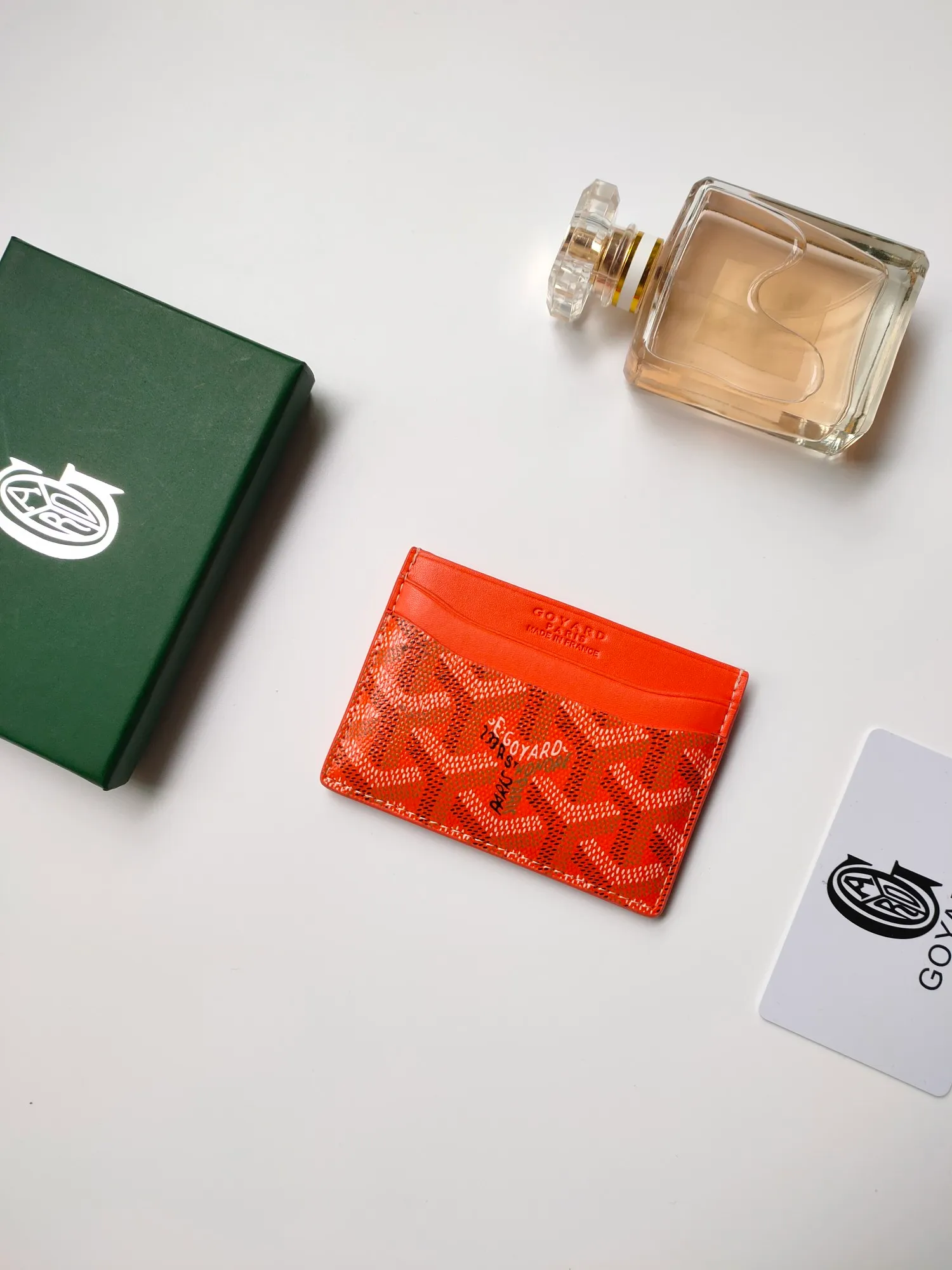 ￥90💰GOYARD Goya Classic👍🏻Saint-Sulpice card holder has a small and compact design, and its central pocket can store cards, documents or folded banknotes. The compact design fits nicely in a jacket or pants pocket. Style number: 9636 Size: 7 x10.5 cm