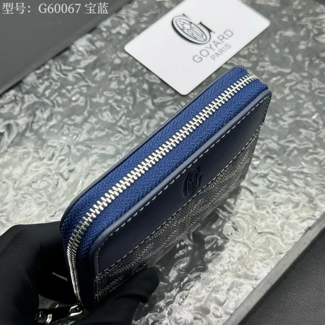 💰130 💎Top original 𝐠𝐨𝐲𝐚𝐫𝐝 Hot style 💕 Goya wallet short Matignon Mini coin purse with full zipper closure design. Its central compartment holds coins, while its interior patch pocket holds cards or small IDs. Style number: G60067 Size: 10.4*7.5*1.8cm