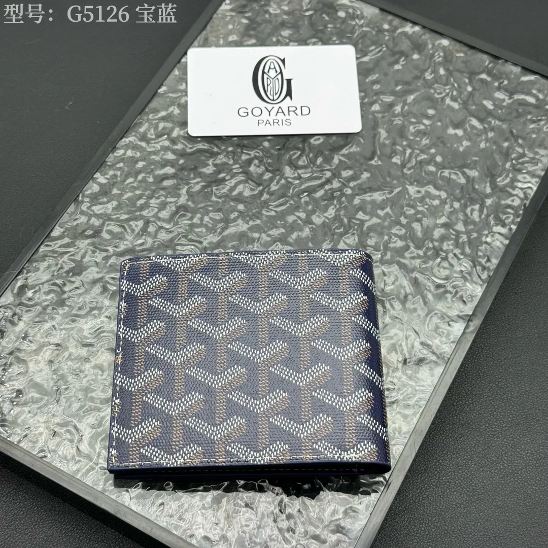 💰110 💎Upgraded original version 𝐠𝐨𝐲𝐚𝐫𝐝 Hot style ❤️Goyard short wallet, Goyard 8-slot card slot wallet, the texture is perfect and can hold about 8-10 cards, it can hold cash, it is thin and does not stand up, it is classic, practical and attractive! If you want to create a short clip with a feeling that is different from others and has a deep taste, it must be him! size: 11*9 (cm) model: G5126