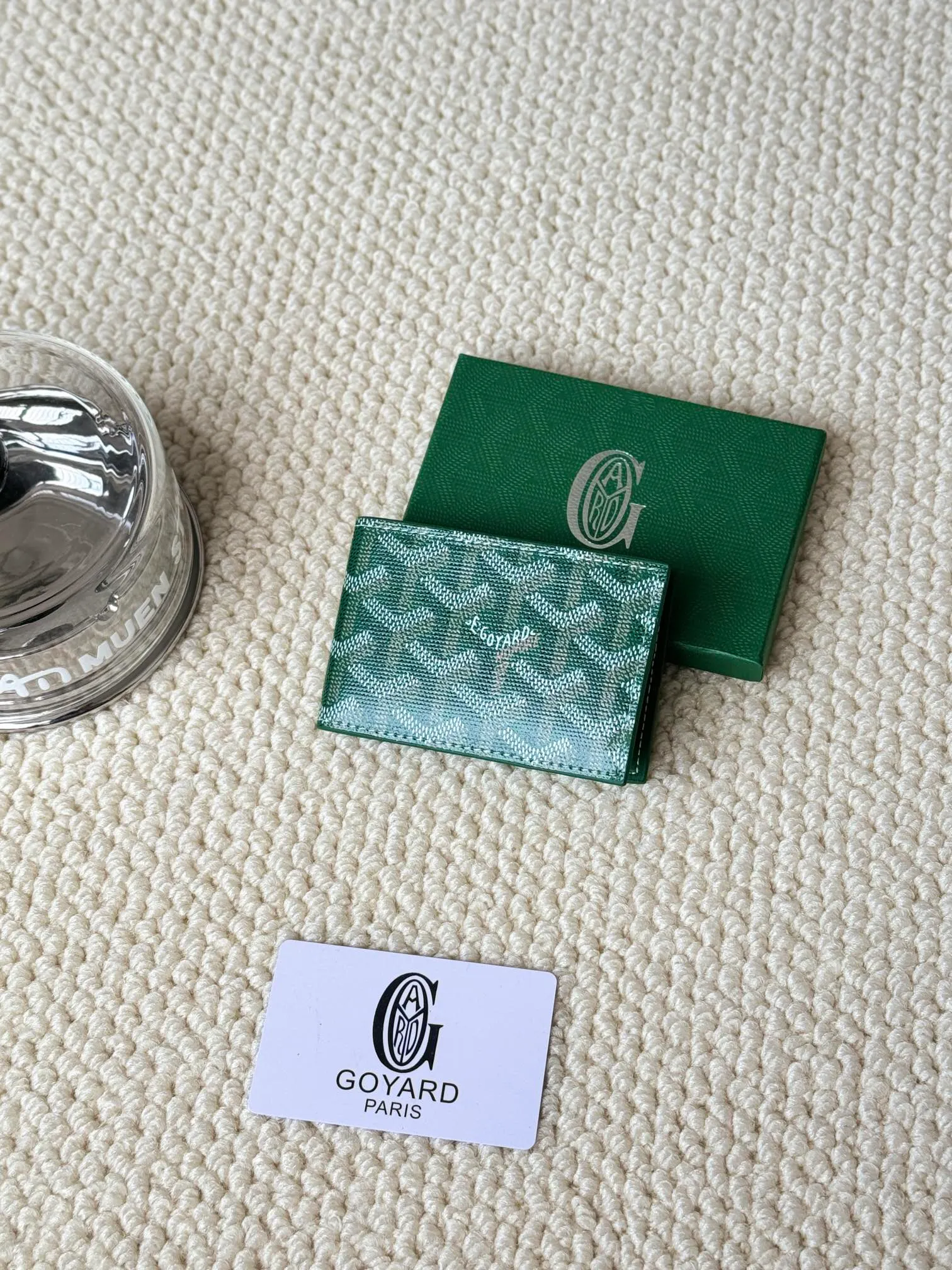 💰100Insert Victoire Card Holder can not only be used on its own, but also fits into the Victoire Wallet to add more card storage space. Goyardine canvas & Vauzelles calfskin Style number: 9638 Size: 7.1 cmx0.5 cmx10 cm