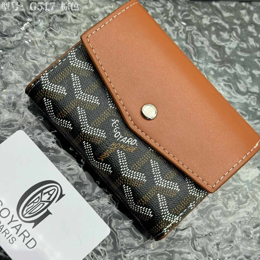💰120 💎Top Original 𝑮𝑶𝒀𝑨𝑹𝑫 𝑽𝒊𝒄𝒕𝒐𝒊𝒓𝒆 The wallet has a small and compact design that can store cards, banknotes and documents. It's sized to fit in a bag or in a jacket or pants pocket. The Insert Victoire Card Holder can be placed inside the Victoire Wallet to store even more cards. Style number: G517 Size: 12*9*3