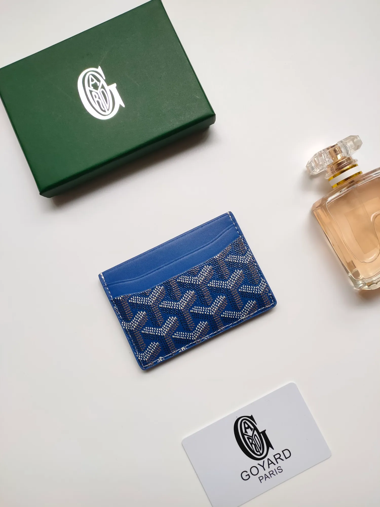 ￥90💰GOYARD Goya Classic👍🏻Saint-Sulpice card holder has a small and compact design, and its central pocket can store cards, documents or folded banknotes. The compact design fits nicely in a jacket or pants pocket. Style number: 9636 Size: 7 x10.5 cm