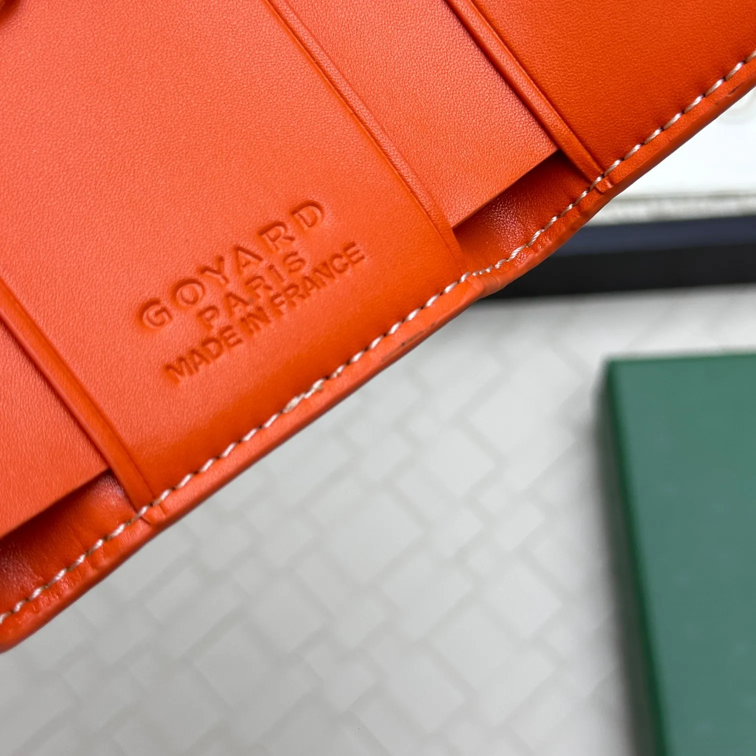 💰120 GOYARD Goya Classic👍🏻The design of the Saint-Sulpice 3-fold key bag is small and compact. Its compact design is just suitable for putting in a jacket or pants pocket. It is equipped with 6 locks that can fasten 6 keys. Style number: 807 Size: 10.5*7*2