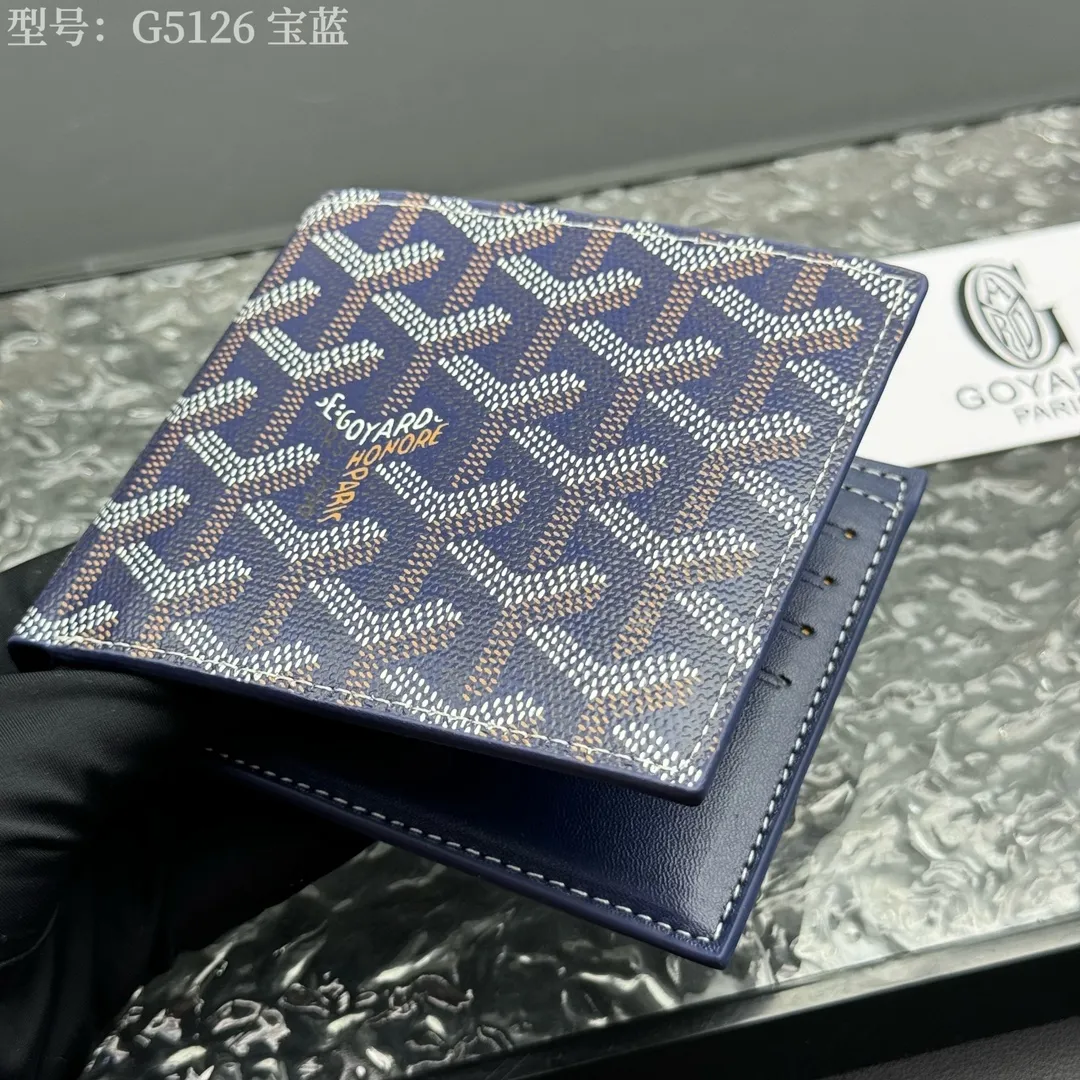 💰130 💎Upgraded original version 𝐠𝐨𝐲𝐚𝐫𝐝 Hot style ❤️Goyard wallet short style, Goyard 8-slot card slot wallet, the texture is directly stretched to the full mark, it can hold about 8-10 cards, it can hold cash, it is thin and does not stand up, it is classic, practical and attractive! If you want to create a short clip with a feeling that is different from others and has a deep taste, it must be him! size: 11*9 (cm) model: G5126