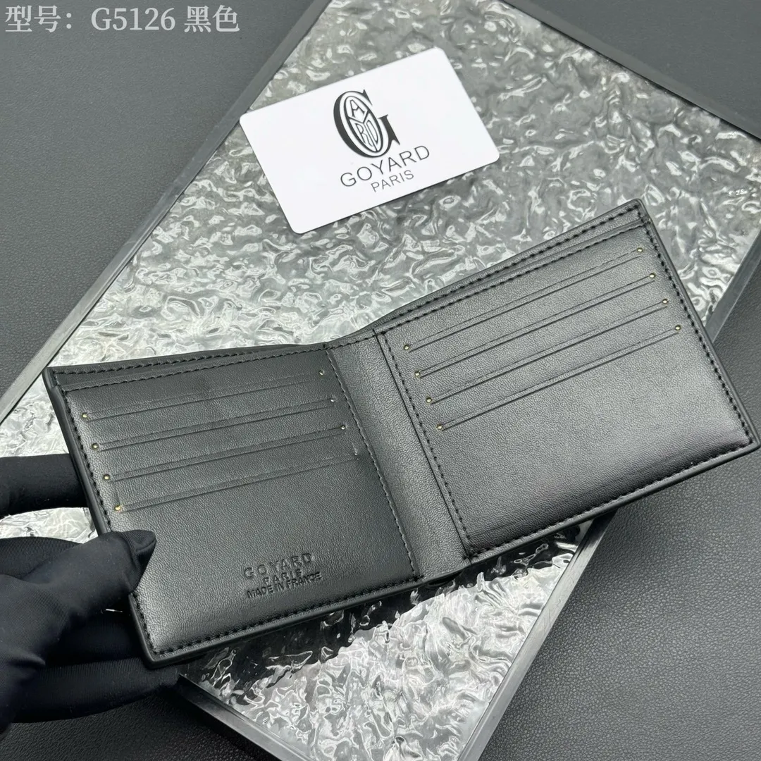 💰110 💎Upgraded original version 𝐠𝐨𝐲𝐚𝐫𝐝 Hot style ❤️Goyard short wallet, Goyard 8-slot card slot wallet, the texture is perfect and can hold about 8-10 cards, it can hold cash, it is thin and does not stand up, it is classic, practical and attractive! If you want to create a short clip with a feeling that is different from others and has a deep taste, it must be him! size: 11*9 (cm) model: G5126