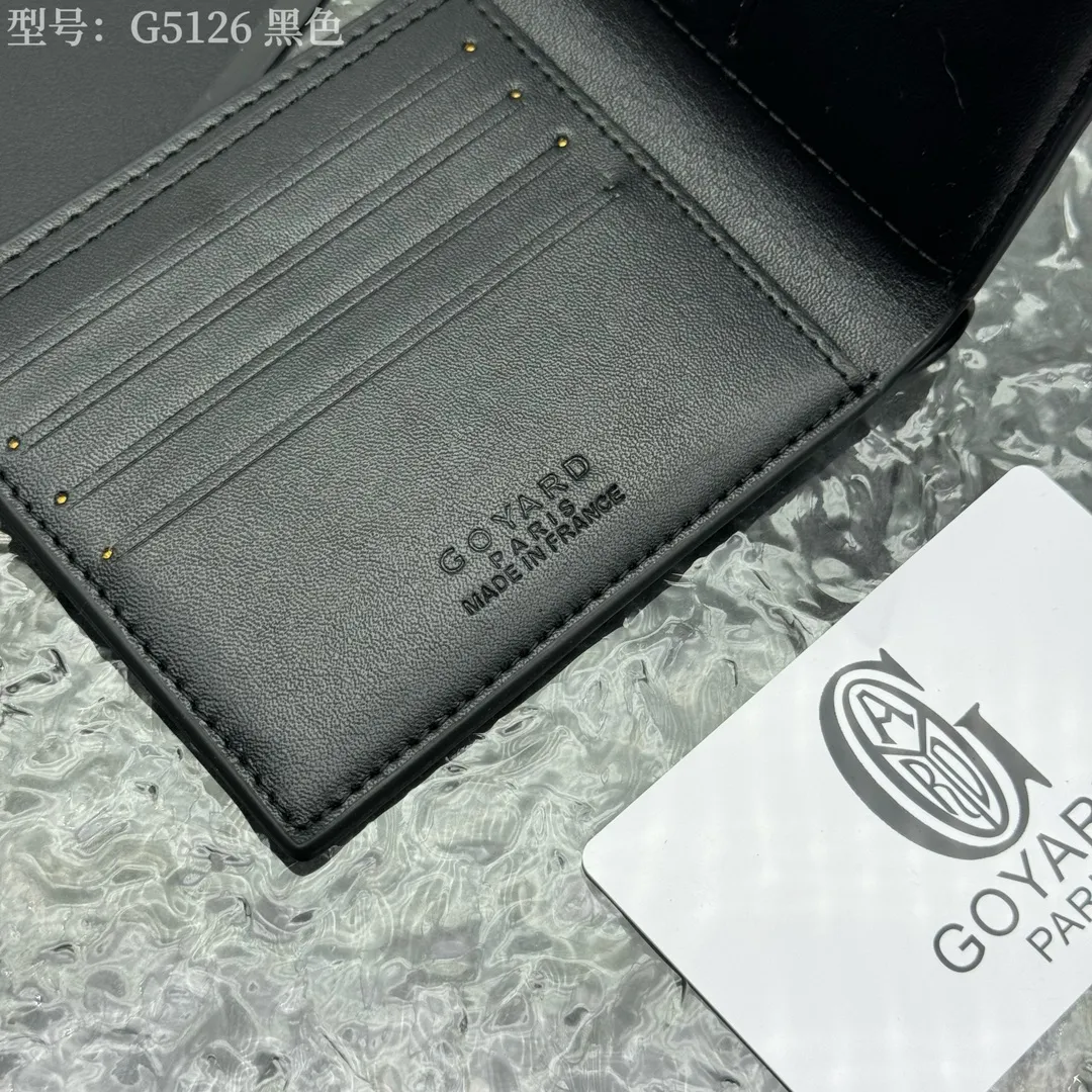💰110 💎Upgraded original version 𝐠𝐨𝐲𝐚𝐫𝐝 Hot style ❤️Goyard short wallet, Goyard 8-slot card slot wallet, the texture is perfect and can hold about 8-10 cards, it can hold cash, it is thin and does not stand up, it is classic, practical and attractive! If you want to create a short clip with a feeling that is different from others and has a deep taste, it must be him! size: 11*9 (cm) model: G5126