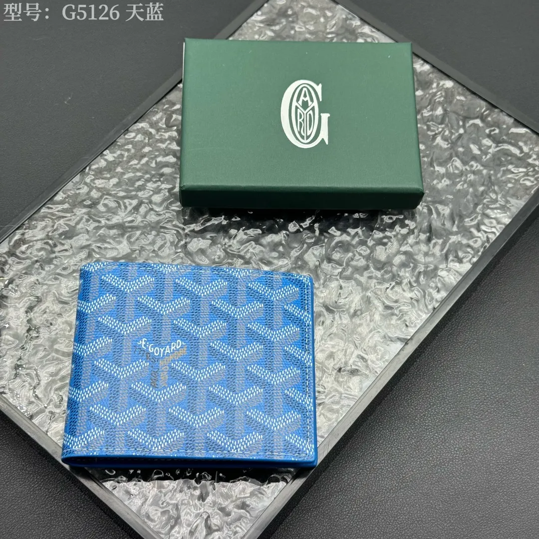 💰130 💎Upgraded original version 𝐠𝐨𝐲𝐚𝐫𝐝 Hot style ❤️Goyard wallet short style, Goyard 8-slot card slot wallet, the texture is directly stretched to the full mark, it can hold about 8-10 cards, it can hold cash, it is thin and does not stand up, it is classic, practical and attractive! If you want to create a short clip with a feeling that is different from others and has a deep taste, it must be him! size: 11*9 (cm) model: G5126