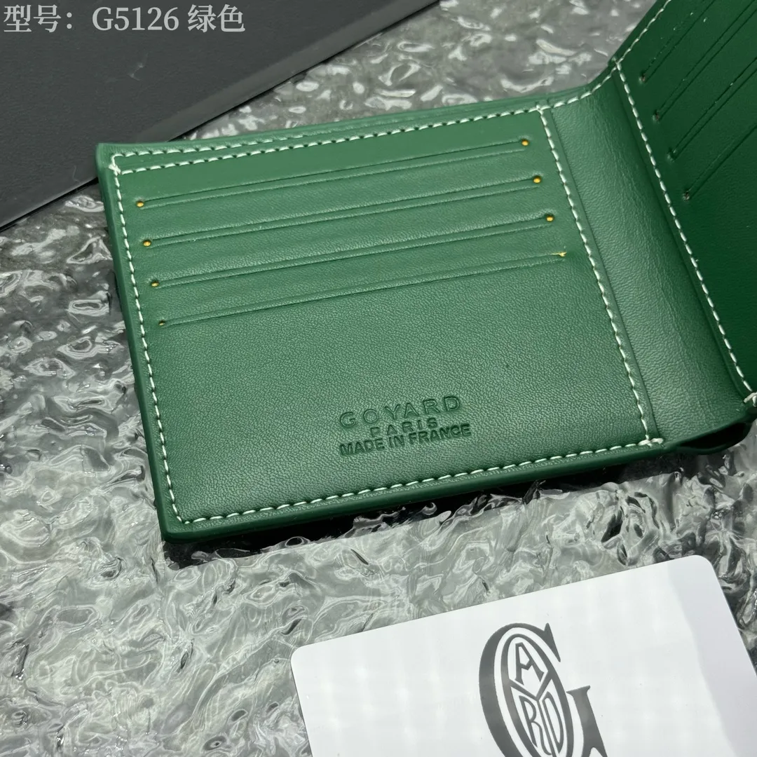 💰130 💎Upgraded original version 𝐠𝐨𝐲𝐚𝐫𝐝 Hot style ❤️Goyard wallet short style, Goyard 8-slot card slot wallet, the texture is directly stretched to the full mark, it can hold about 8-10 cards, it can hold cash, it is thin and does not stand up, it is classic, practical and attractive! If you want to create a short clip with a feeling that is different from others and has a deep taste, it must be him! size: 11*9 (cm) model: G5126