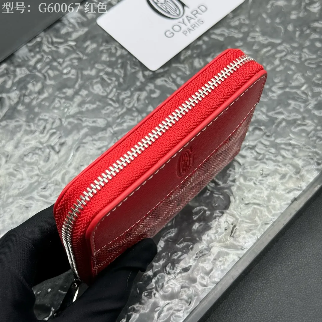 💰130 💎Top original 𝐠𝐨𝐲𝐚𝐫𝐝 Hot style 💕 Goya wallet short Matignon Mini coin purse with full zipper closure design. Its central compartment holds coins, while its interior patch pocket holds cards or small IDs. Style number: G60067 Size: 10.4*7.5*1.8cm