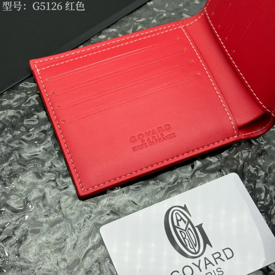 💰130 💎Upgraded original version 𝐠𝐨𝐲𝐚𝐫𝐝 Hot style ❤️Goyard wallet short style, Goyard 8-slot card slot wallet, the texture is directly stretched to the full mark, it can hold about 8-10 cards, it can hold cash, it is thin and does not stand up, it is classic, practical and attractive! If you want to create a short clip with a feeling that is different from others and has a deep taste, it must be him! size: 11*9 (cm) model: G5126