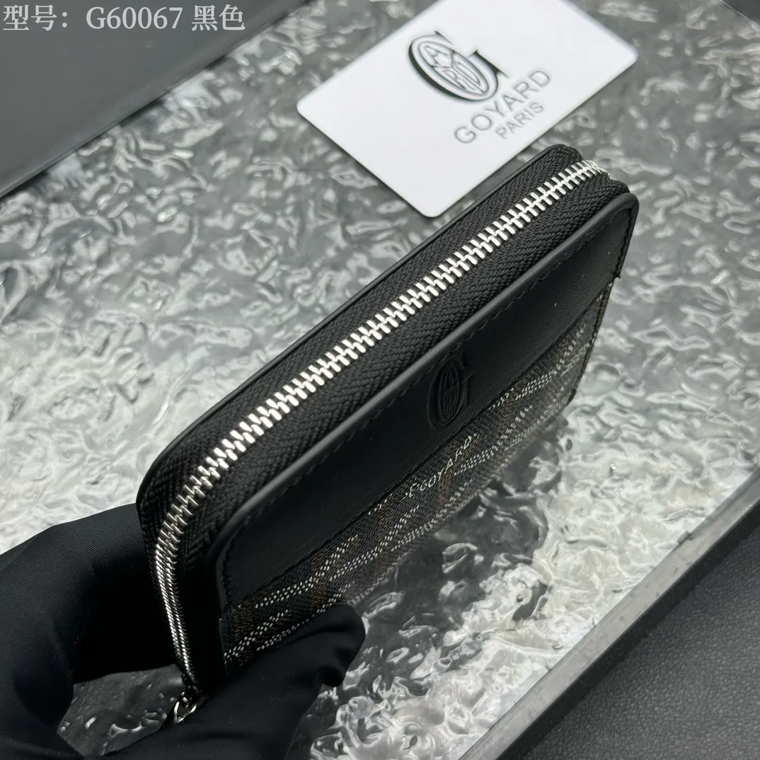 💰110 💎Top original 𝐠𝐨𝐲𝐚𝐫𝐝 Hot style 💕 Goya wallet short Matignon Mini coin purse with full zipper closure design. Its central compartment holds coins, while its interior patch pocket holds cards or small IDs. Style number: G60067 Size: 10.4*7.5*1.8cm