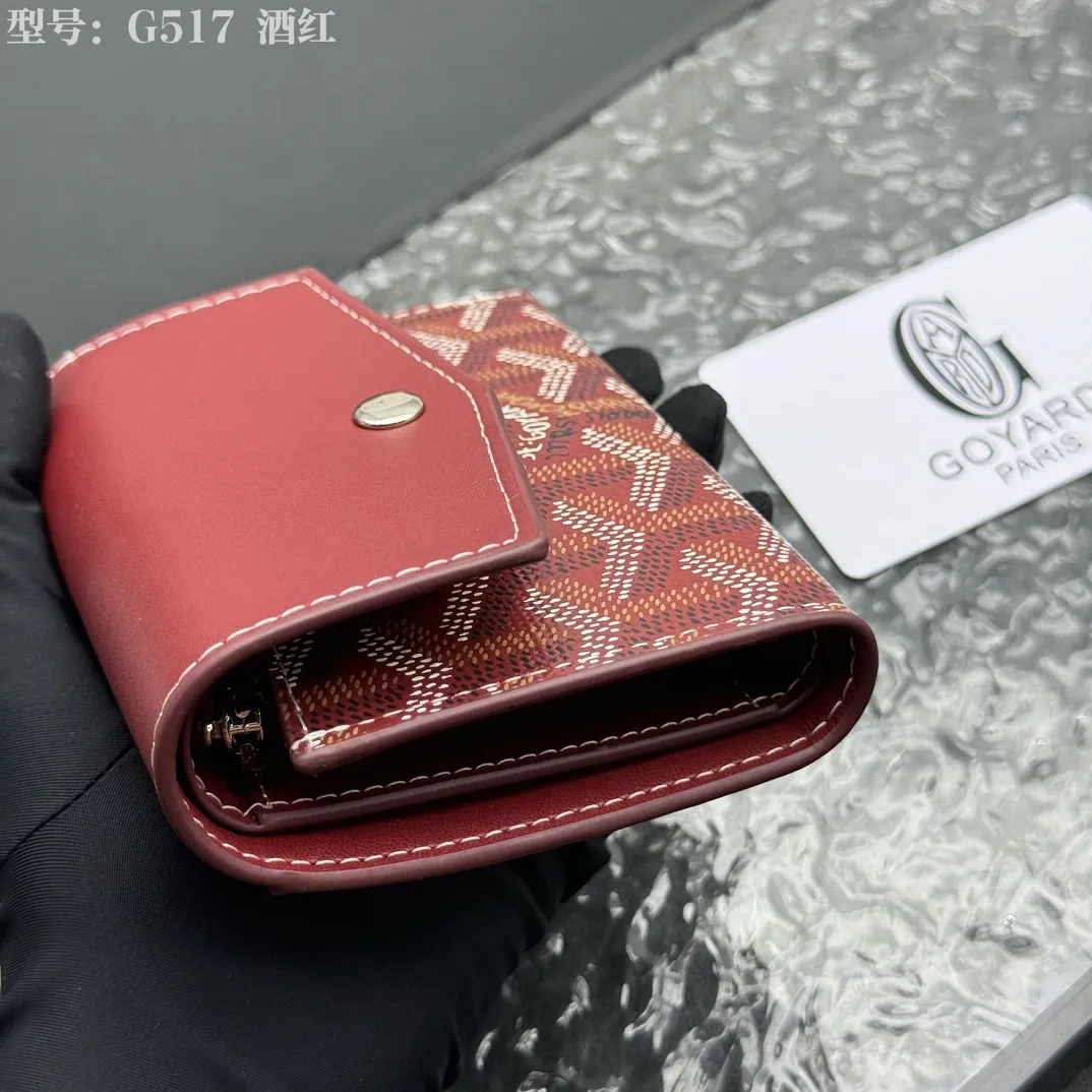 💰120 💎Top Original 𝑮𝑶𝒀𝑨𝑹𝑫 𝑽𝒊𝒄𝒕𝒐𝒊𝒓𝒆 The wallet has a small and compact design that can store cards, banknotes and documents. It's sized to fit in a bag or in a jacket or pants pocket. The Insert Victoire Card Holder can be placed inside the Victoire Wallet to store even more cards. Style number: G517 Size: 12*9*3