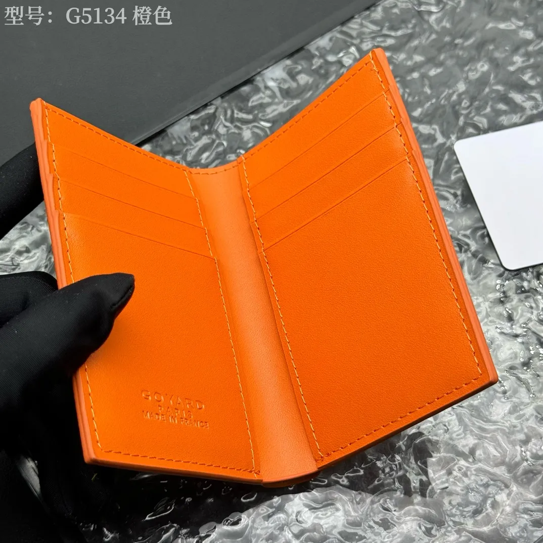 💰100 💎Top original 𝑺𝒂𝒊𝒏𝒕 𝑷𝒊𝒆𝒓𝒓𝒆 𝐠𝐨𝐲𝐚𝐫𝐝 Hot style 💕 Goya wallet card holder It is fully functional and has a large-sized banknote pocket that can hold cards, documents and banknotes at the same time. The compact design is just right for putting in a jacket or pants pocket. Style number: G5134 Size:7.5*1.5*11cm.