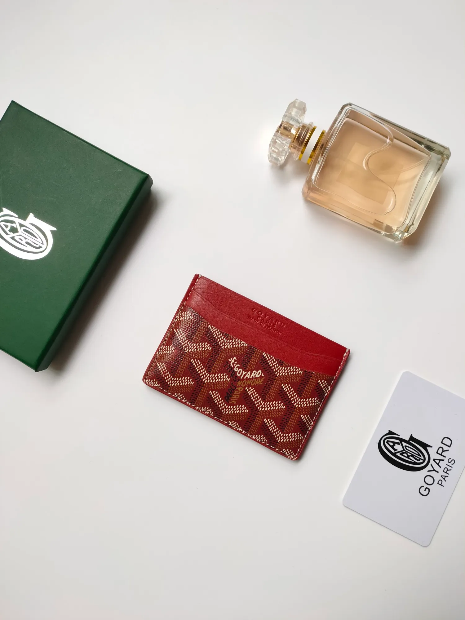 ￥90💰GOYARD Goya Classic👍🏻Saint-Sulpice card holder has a small and compact design, and its central pocket can store cards, documents or folded banknotes. The compact design fits nicely in a jacket or pants pocket. Style number: 9636 Size: 7 x10.5 cm