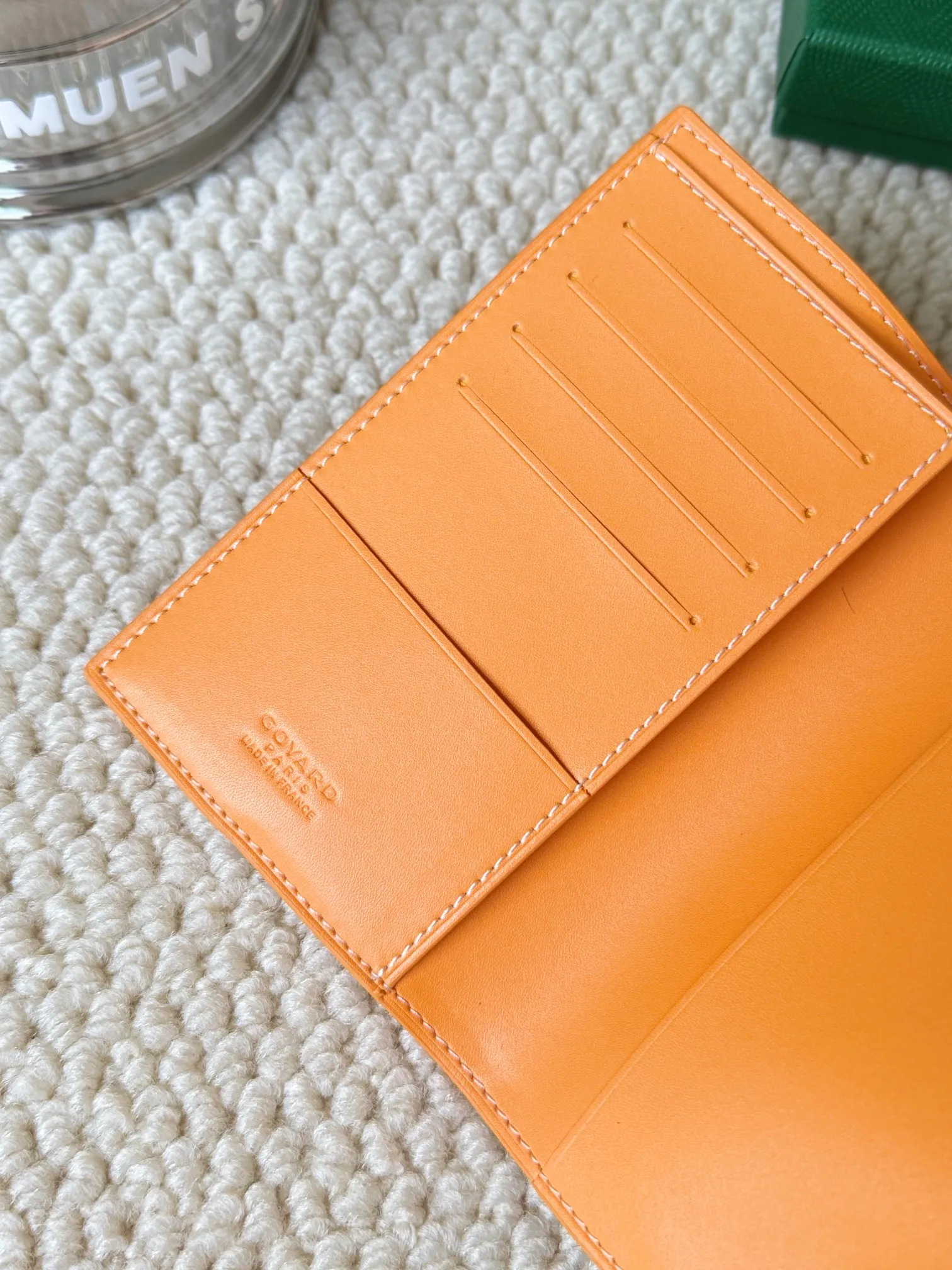 💰120 Goyard Passport Holder Goyardine Canvas & Vauzelles Calfskin No.: 804 Eleven colors. The country is open. The first choice for overseas travel. Multiple colors available. Can be used as a couple. It’s yyds to give as a gift for your own use! A super convenient passport holder with four card slots + two compartments for traveling. Small and portable, good-looking. Material: goyarine canvas and Vauzelles calfskin. Size: 14✖️10✖️1.5cm
