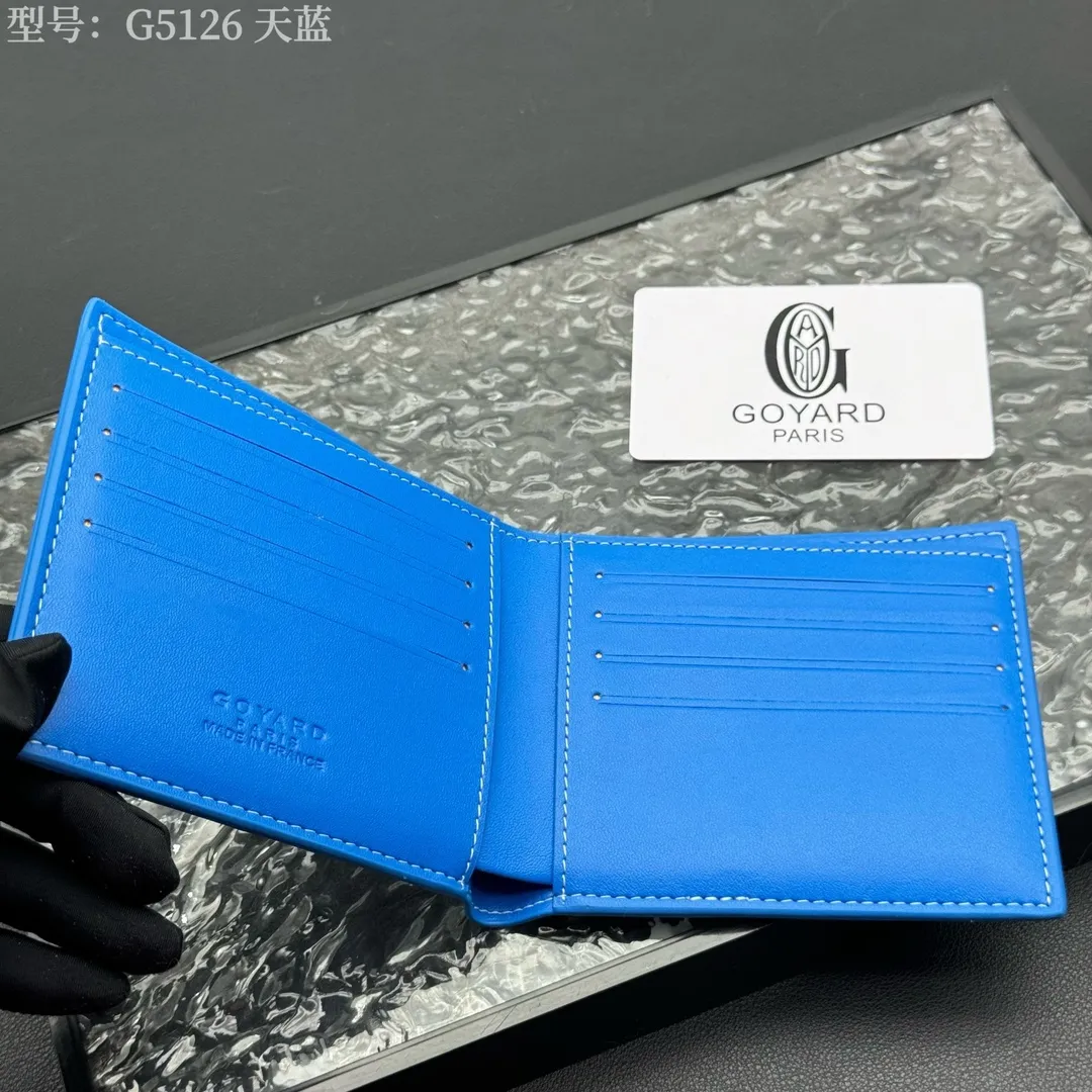 💰110 💎Upgraded original version 𝐠𝐨𝐲𝐚𝐫𝐝 Hot style ❤️Goyard short wallet, Goyard 8-slot card slot wallet, the texture is perfect and can hold about 8-10 cards, it can hold cash, it is thin and does not stand up, it is classic, practical and attractive! If you want to create a short clip with a feeling that is different from others and has a deep taste, it must be him! size: 11*9 (cm) model: G5126