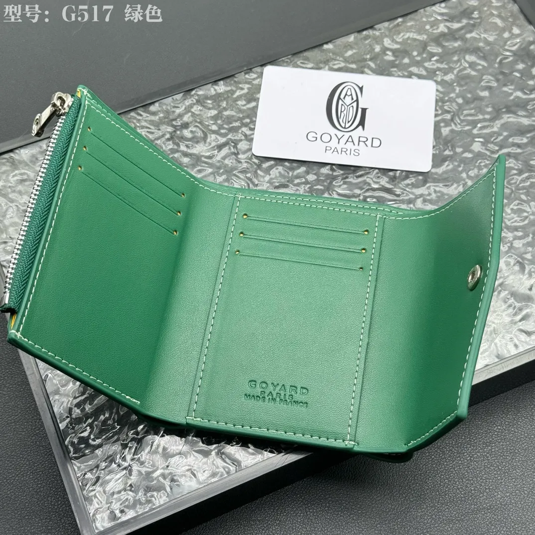 💰120 💎Top Original 𝑮𝑶𝒀𝑨𝑹𝑫 𝑽𝒊𝒄𝒕𝒐𝒊𝒓𝒆 The wallet has a small and compact design that can store cards, banknotes and documents. It's sized to fit in a bag or in a jacket or pants pocket. The Insert Victoire Card Holder can be placed inside the Victoire Wallet to store even more cards. Style number: G517 Size: 12*9*3