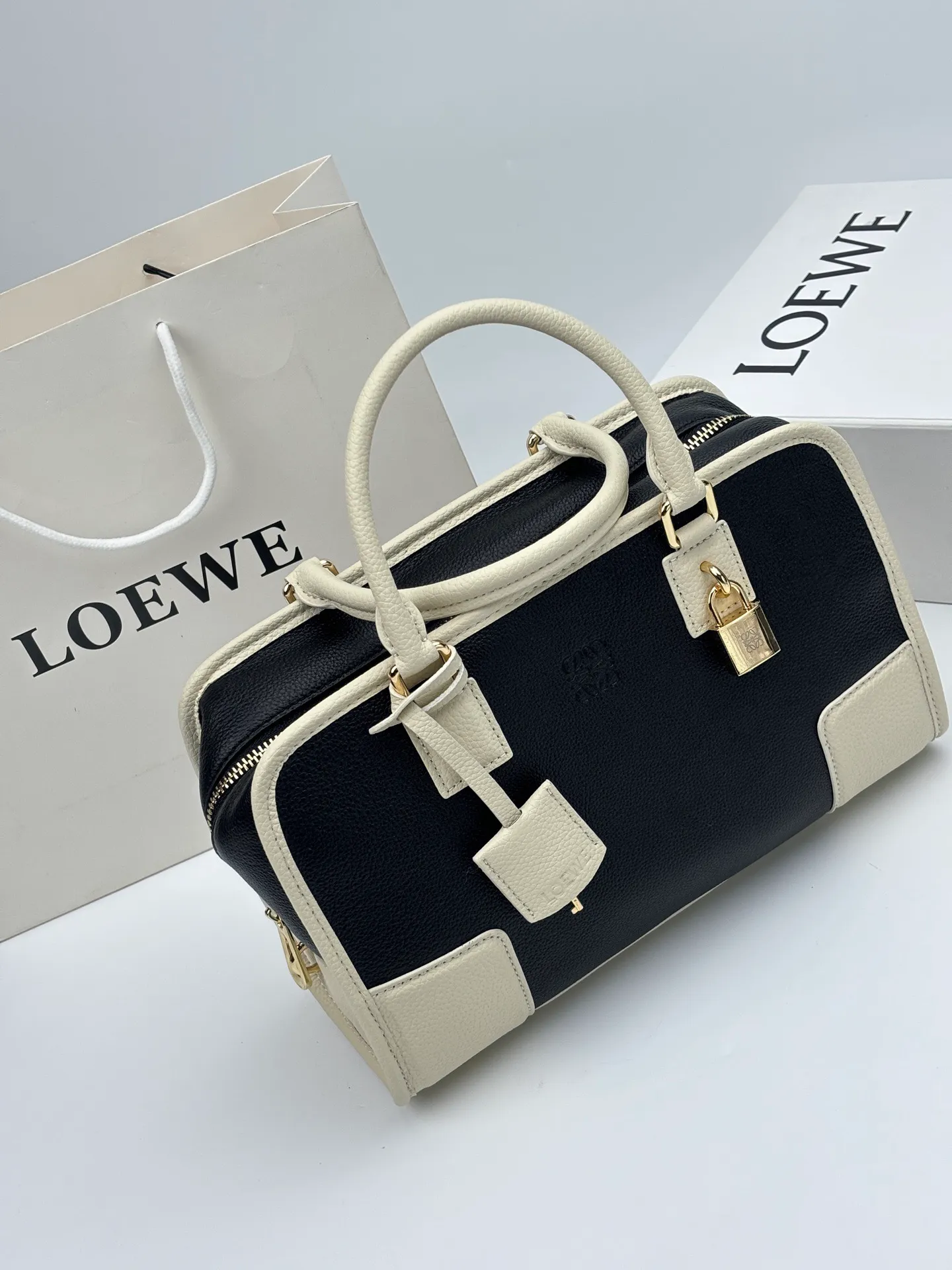 All categories Official website "Brand Women's Bags" Women's Bags 💙 Loewe 2026 new LOEWE crossbody bag
