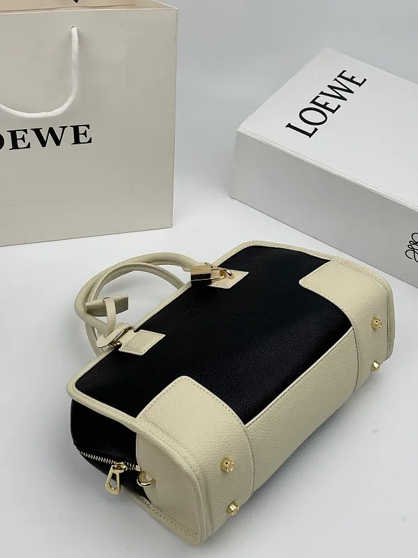 All categories Official website "Brand Women's Bags" Women's Bags 💙 Loewe 2026 new LOEWE crossbody bag