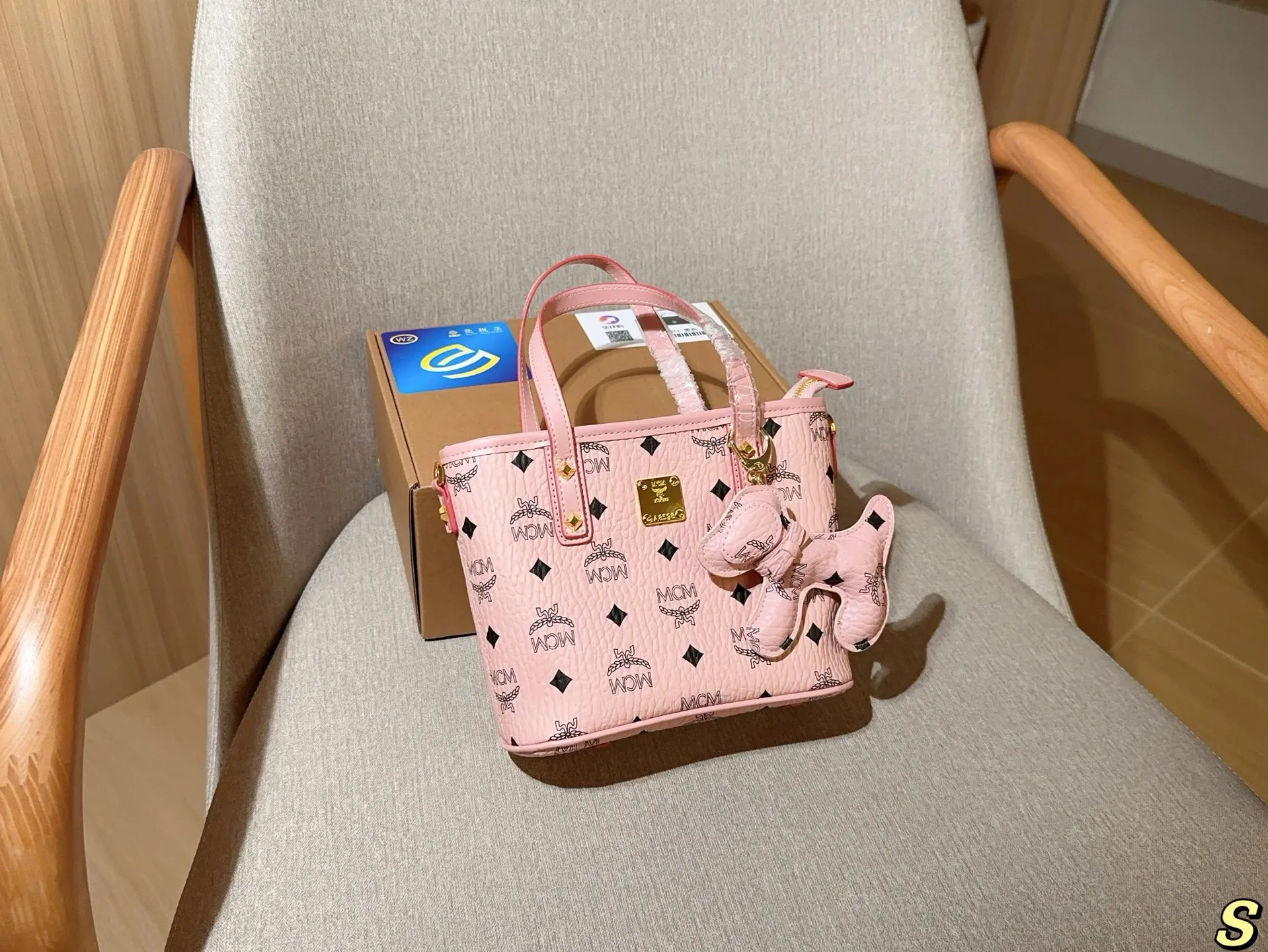 All Categories MCM Women’s Bags and Wallets MCM 88018