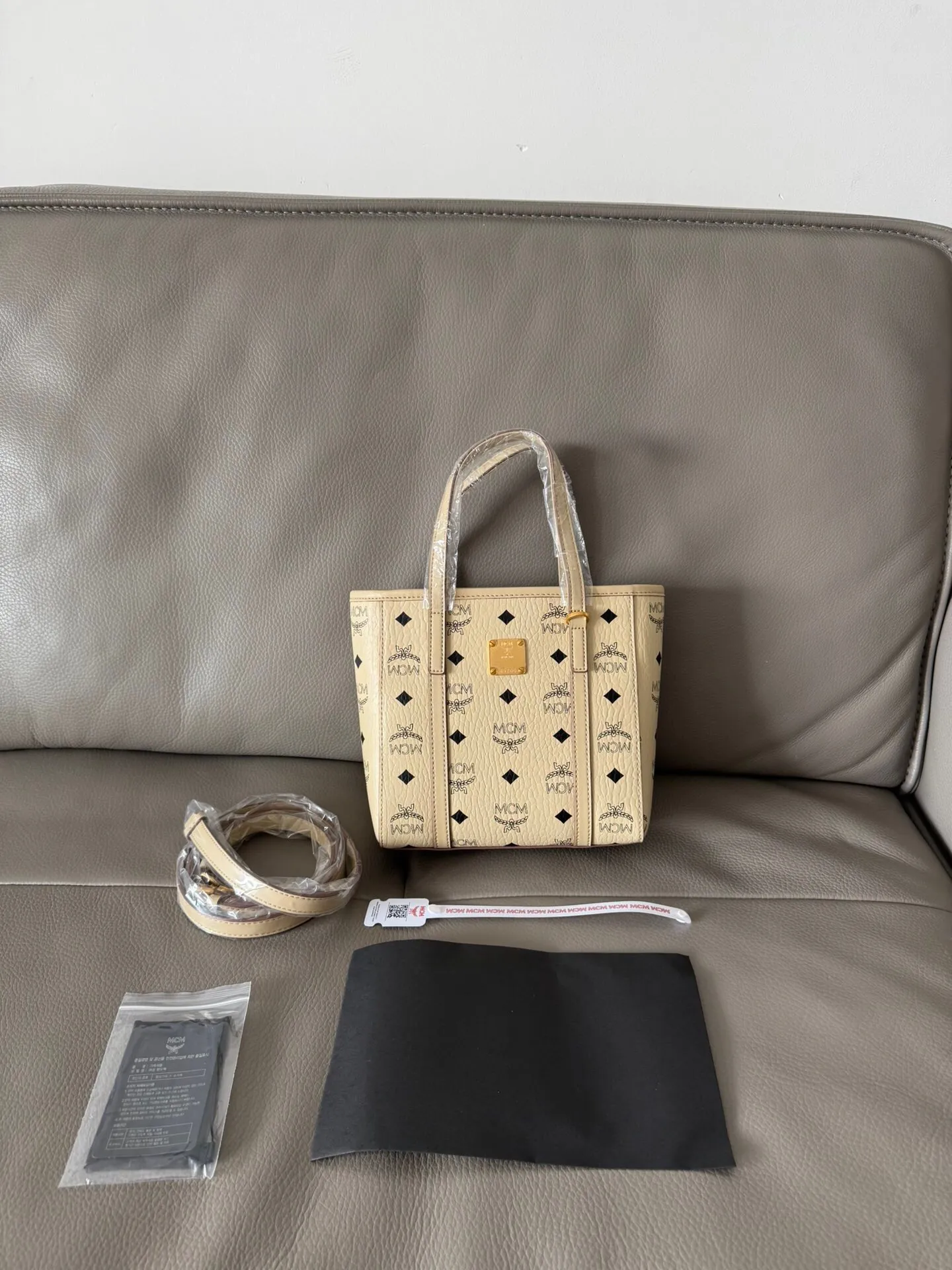 All Categories MCM Women’s Bags and Wallets MCM 65001