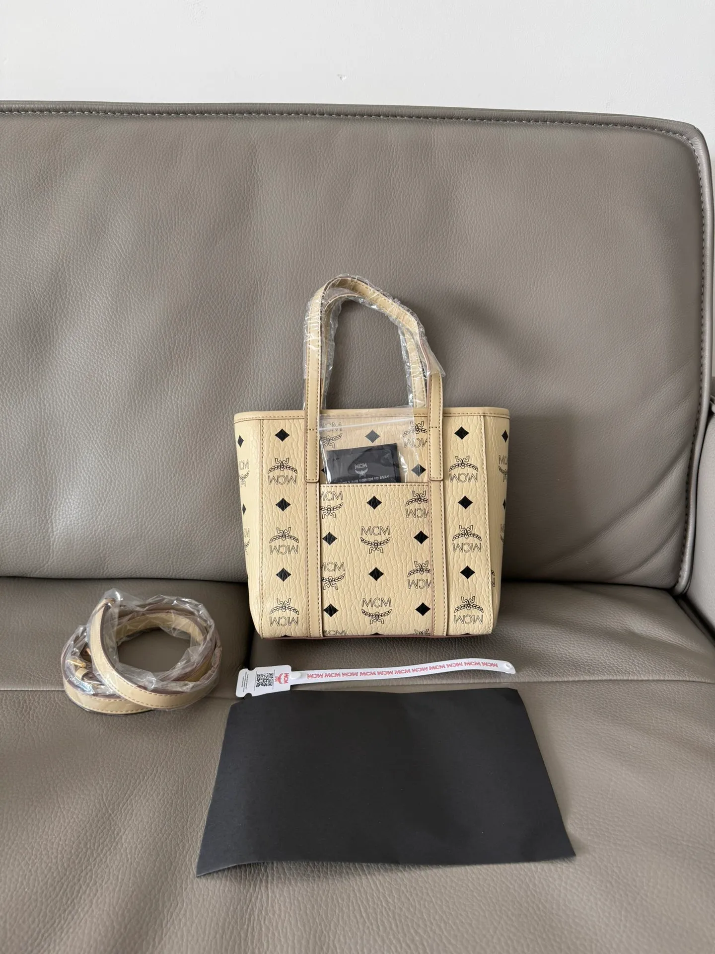 All Categories MCM Women’s Bags and Wallets MCM 65001