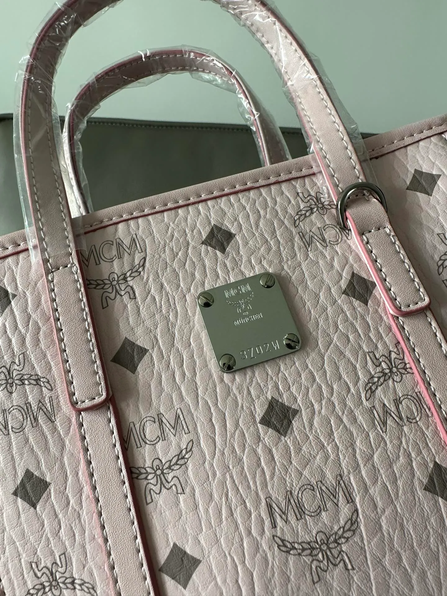 All Categories MCM Women’s Bags and Wallets MCM 65001