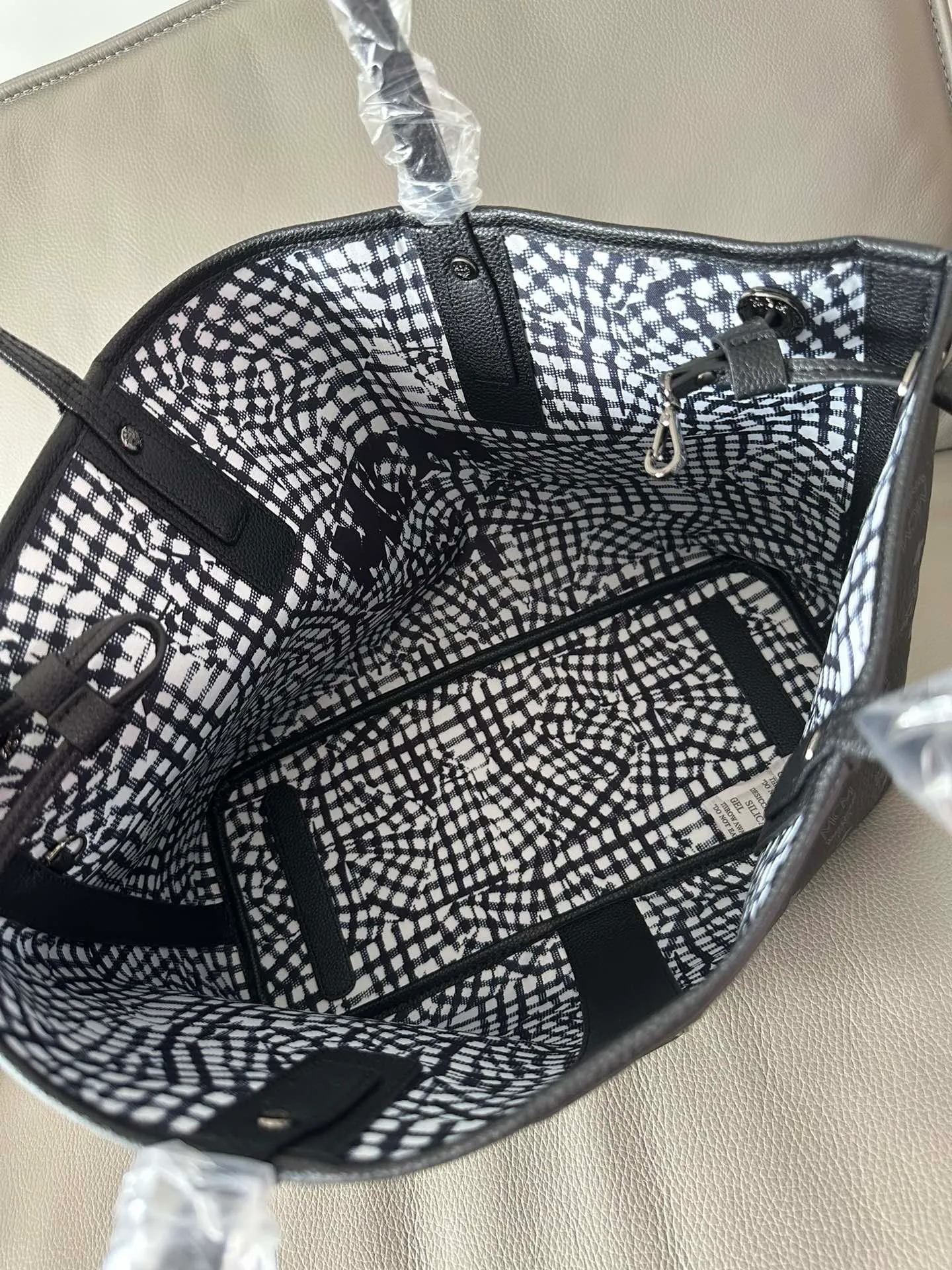All Categories MCM Women’s Bags and Wallets MCM 65007