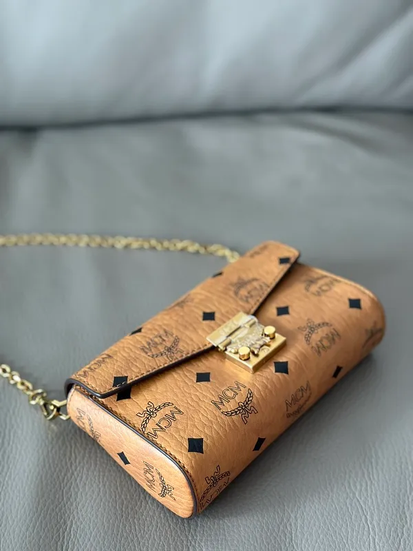 All Categories MCM Women's Bags Wallets MCM 65009 Chain Terms
